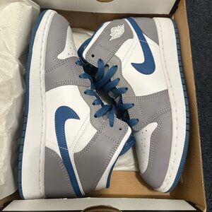 Air Jordan 1 Mid 'Cement True Blue